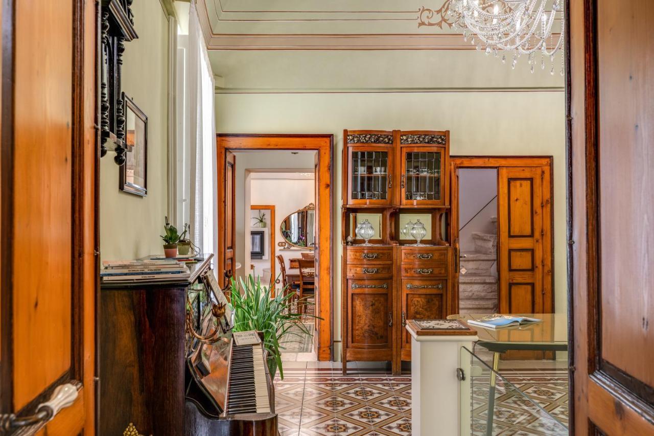 Palazzo Stunis - Dimora Di Charme Bed & Breakfast Ostuni Ngoại thất bức ảnh