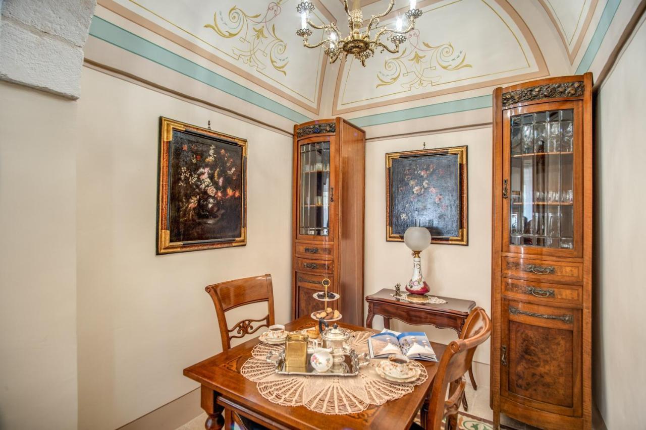 Palazzo Stunis - Dimora Di Charme Bed & Breakfast Ostuni Ngoại thất bức ảnh