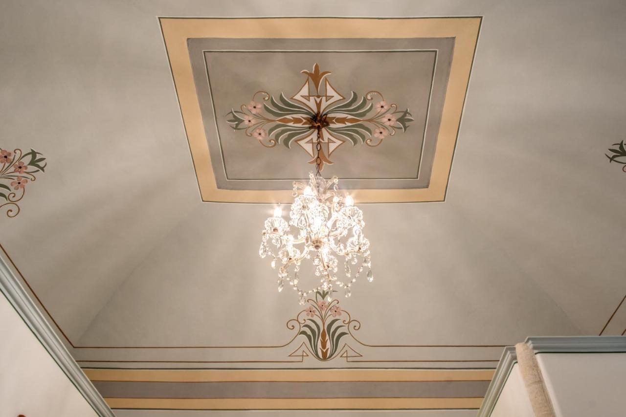Palazzo Stunis - Dimora Di Charme Bed & Breakfast Ostuni Ngoại thất bức ảnh