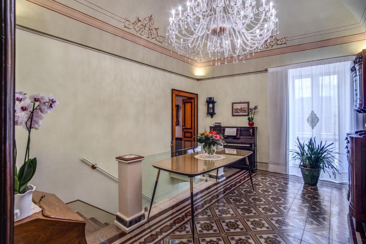 Palazzo Stunis - Dimora Di Charme Bed & Breakfast Ostuni Ngoại thất bức ảnh