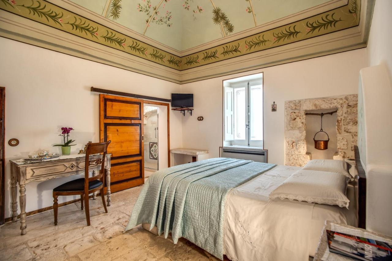 Palazzo Stunis - Dimora Di Charme Bed & Breakfast Ostuni Ngoại thất bức ảnh