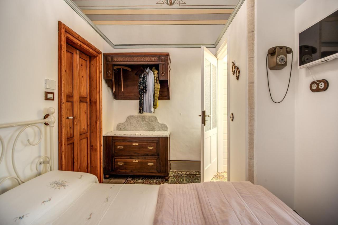 Palazzo Stunis - Dimora Di Charme Bed & Breakfast Ostuni Ngoại thất bức ảnh