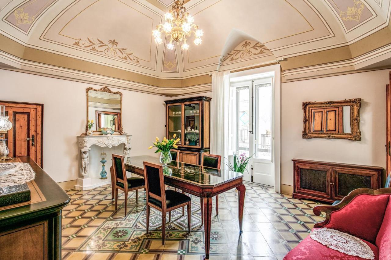 Palazzo Stunis - Dimora Di Charme Bed & Breakfast Ostuni Ngoại thất bức ảnh