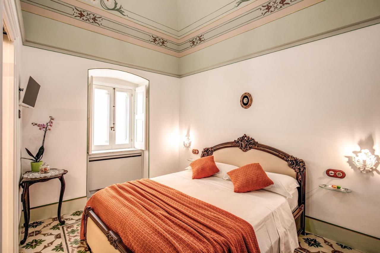 Palazzo Stunis - Dimora Di Charme Bed & Breakfast Ostuni Ngoại thất bức ảnh