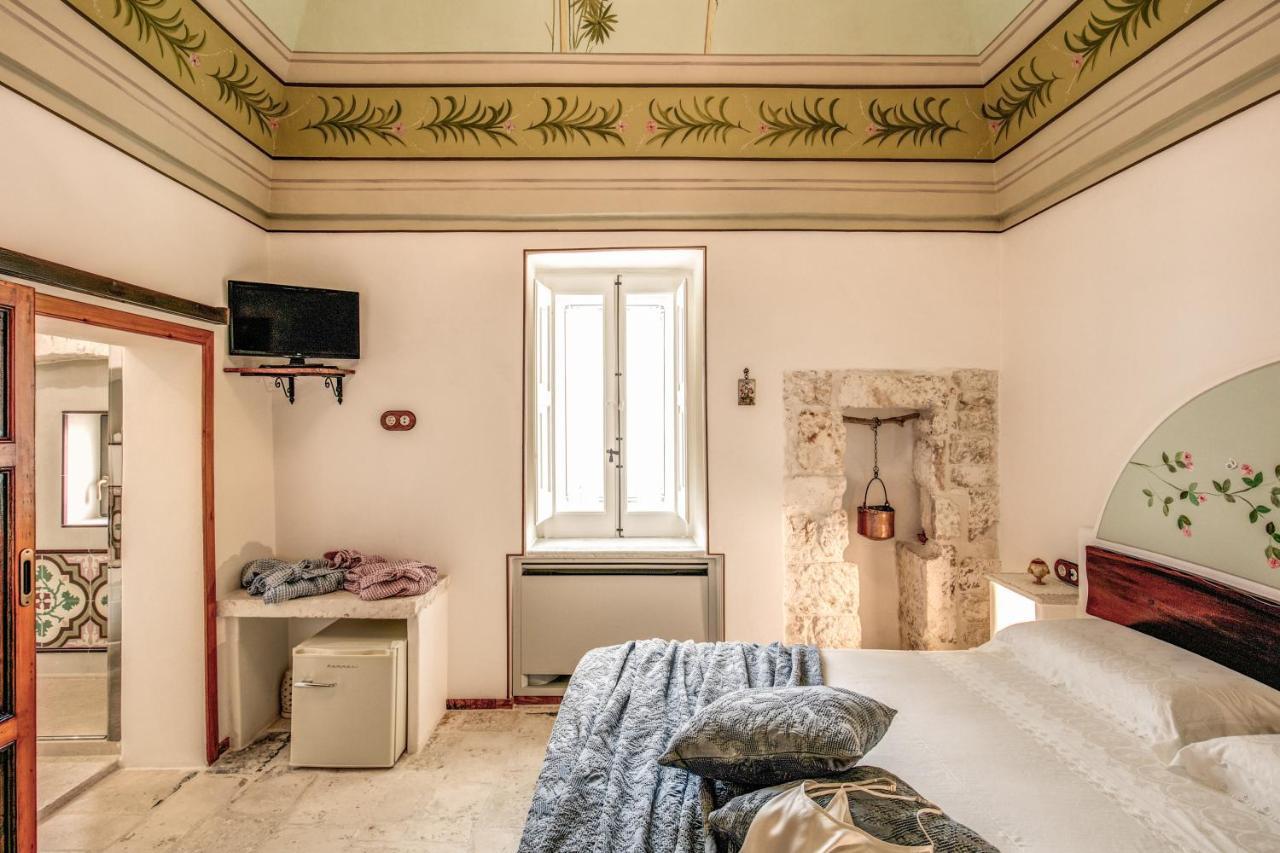 Palazzo Stunis - Dimora Di Charme Bed & Breakfast Ostuni Ngoại thất bức ảnh