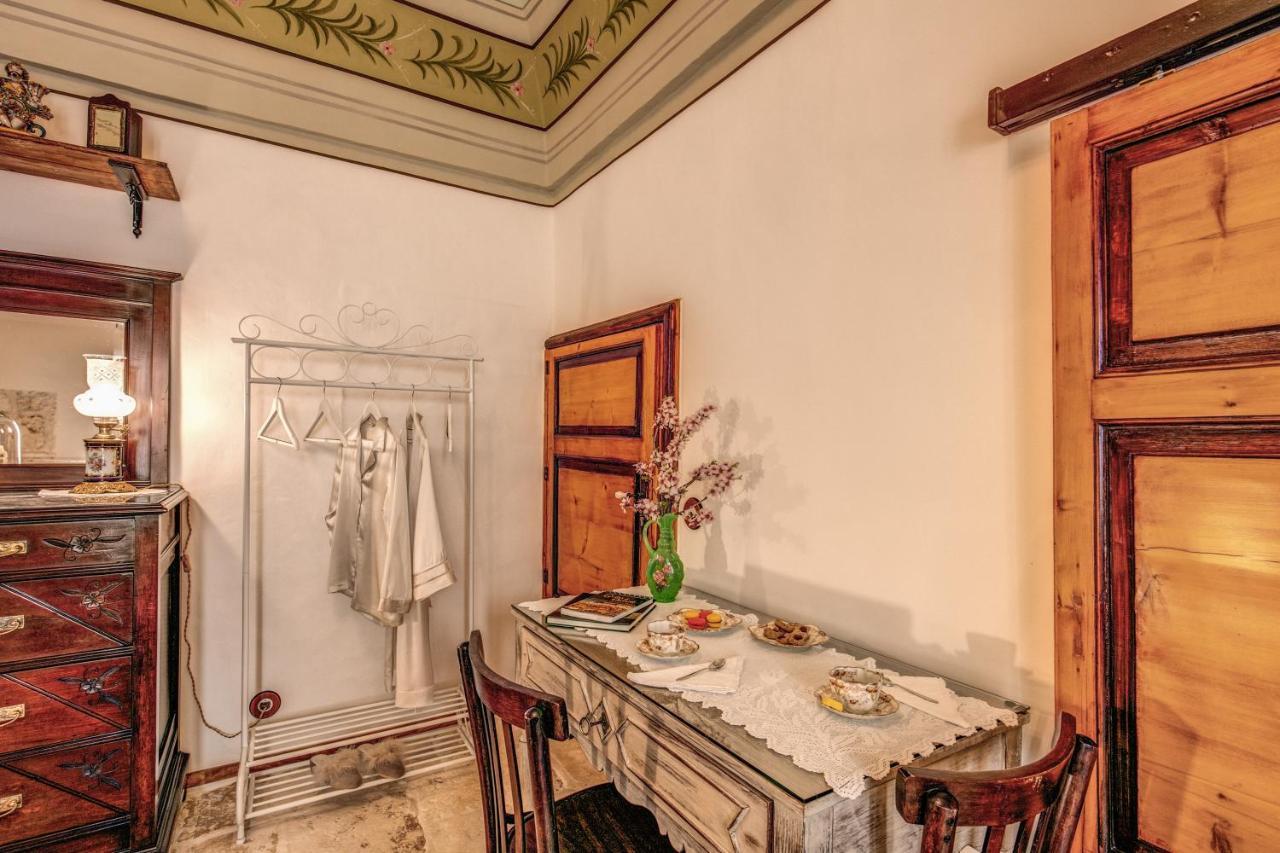 Palazzo Stunis - Dimora Di Charme Bed & Breakfast Ostuni Ngoại thất bức ảnh