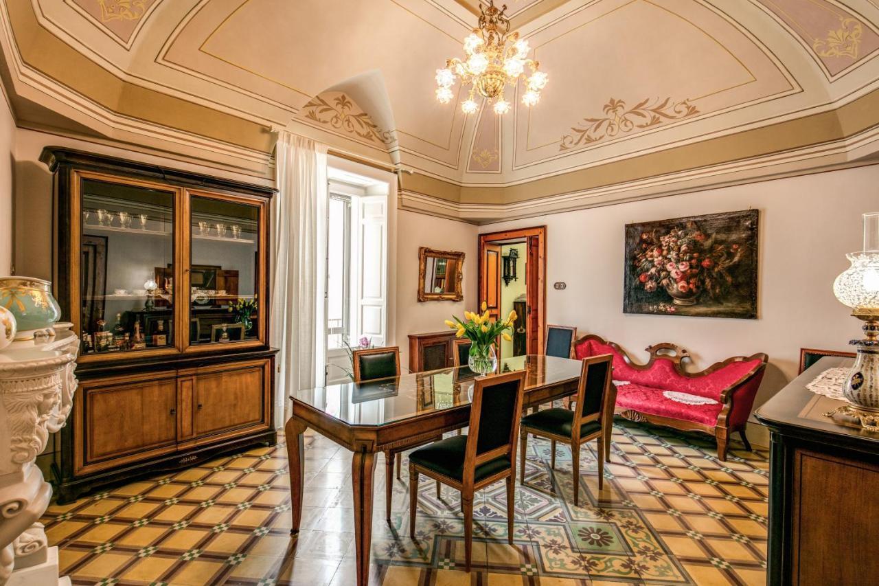 Palazzo Stunis - Dimora Di Charme Bed & Breakfast Ostuni Ngoại thất bức ảnh